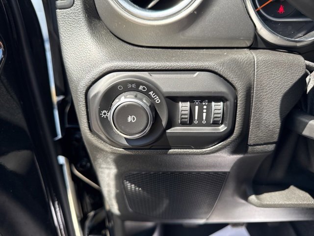 Used 2021 Jeep Wrangler Unlimited Sahara image 31