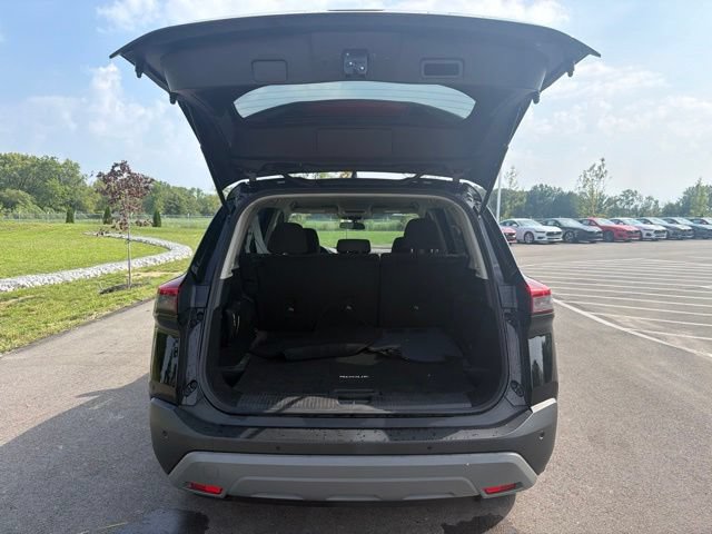 Used 2023 Nissan Rogue S AWD/4WD image 10
