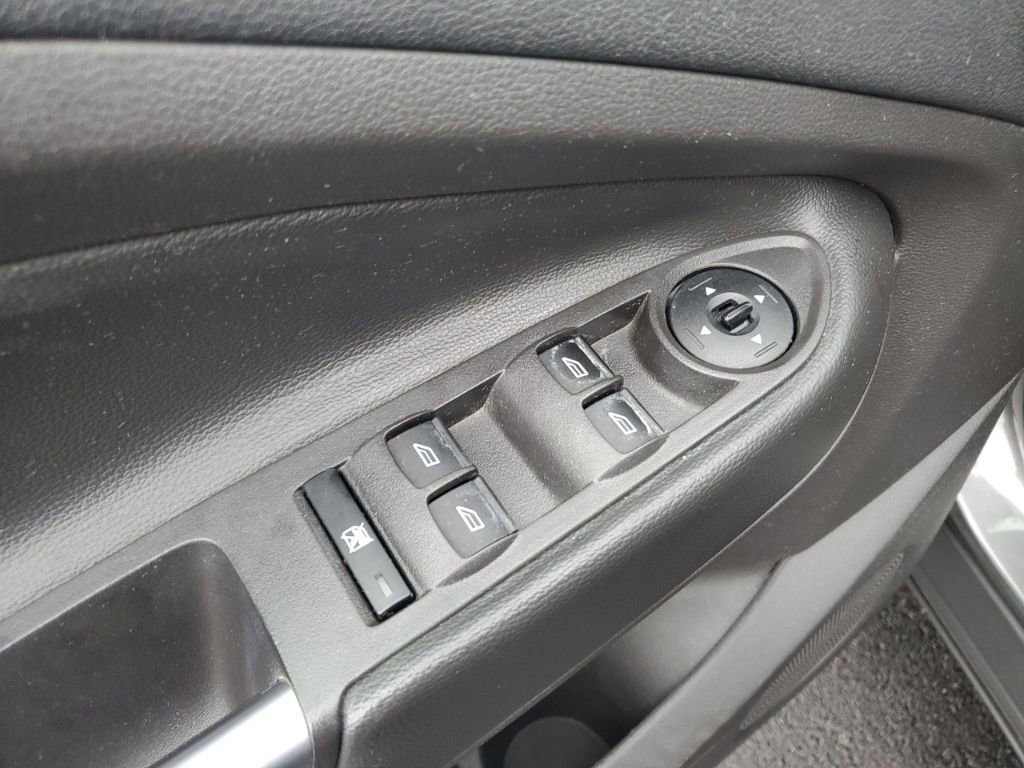 Certified 2018 Ford Escape SE image 15