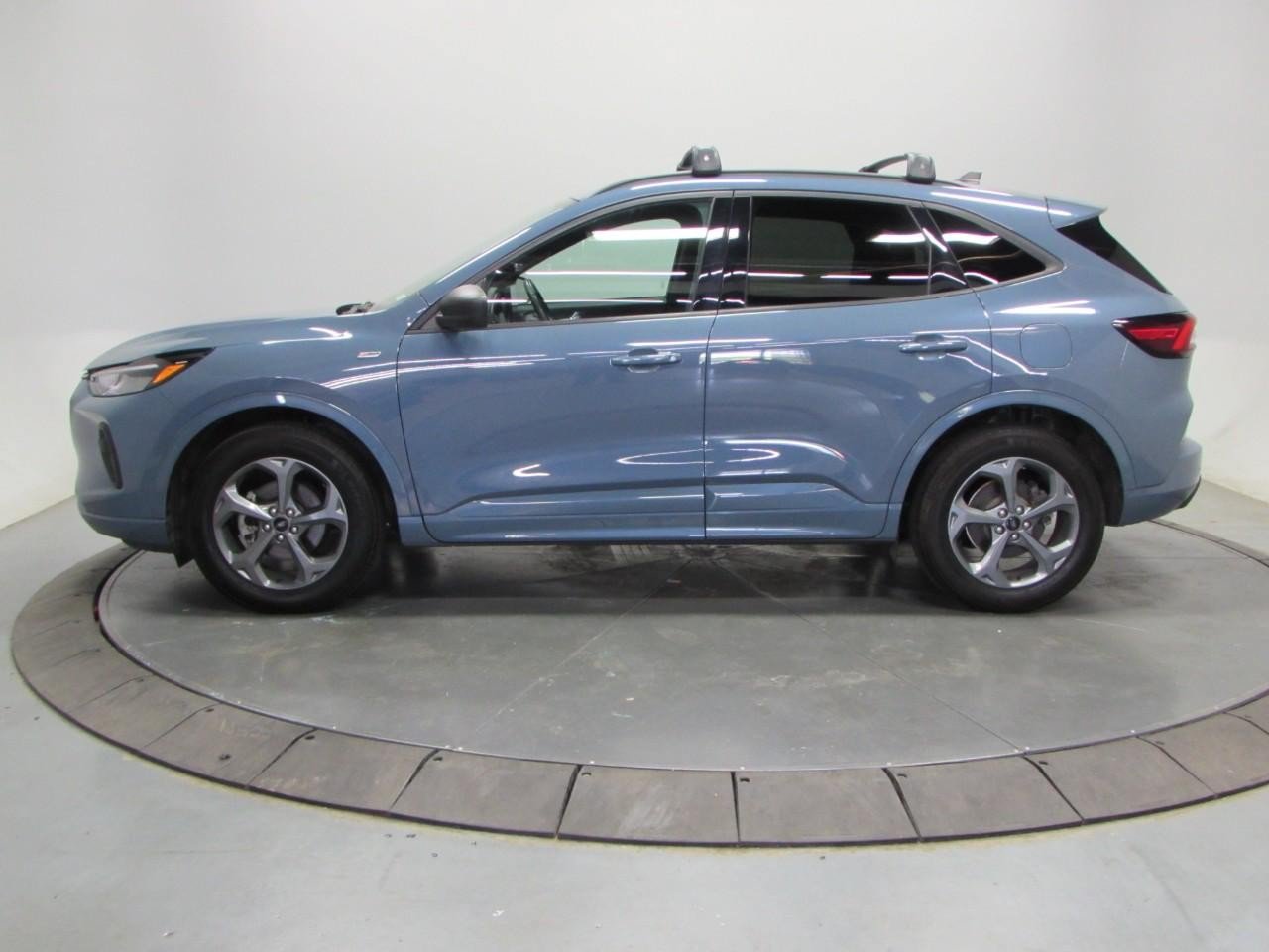 Certified 2023 Ford Escape ST-Line w/ Tech Pack #1 AWD/4WD image 4