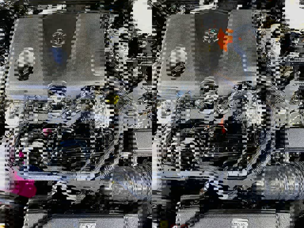 Used 2025 Toyota Camry SE w/ Multimedia Upgrade Package FWD image 12