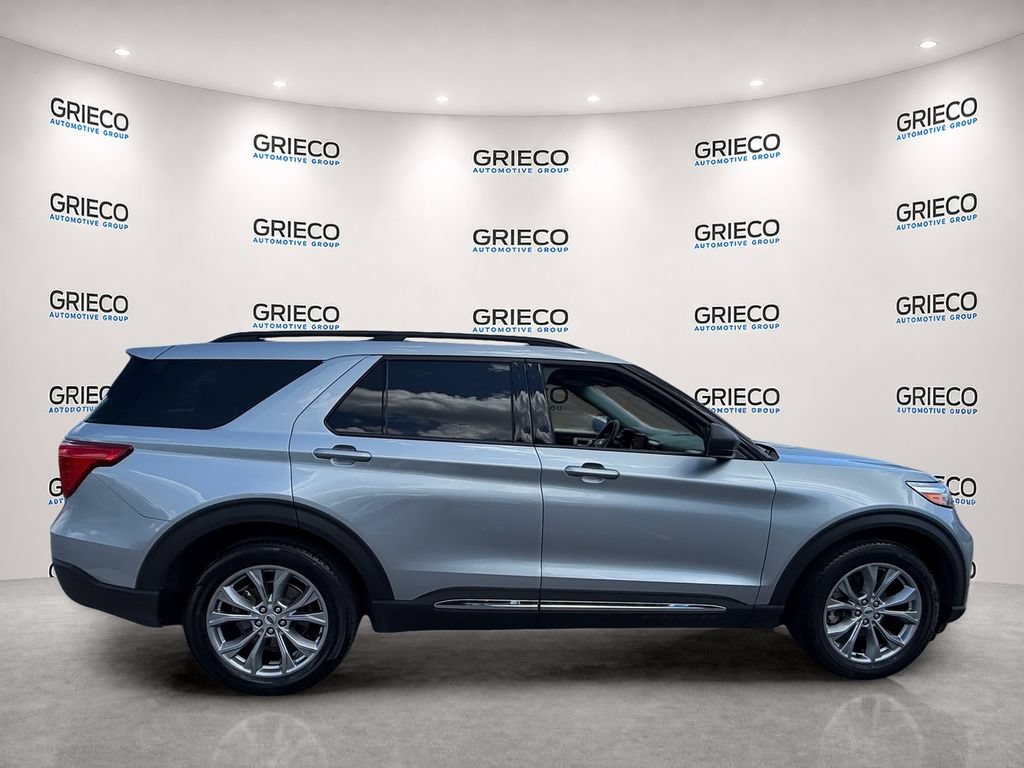 Certified 2023 Ford Explorer XLT w/ Equipment Group 202A RWD image 8