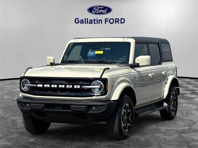 Certified 2025 Ford Bronco Outer Banks AWD/4WD image 1