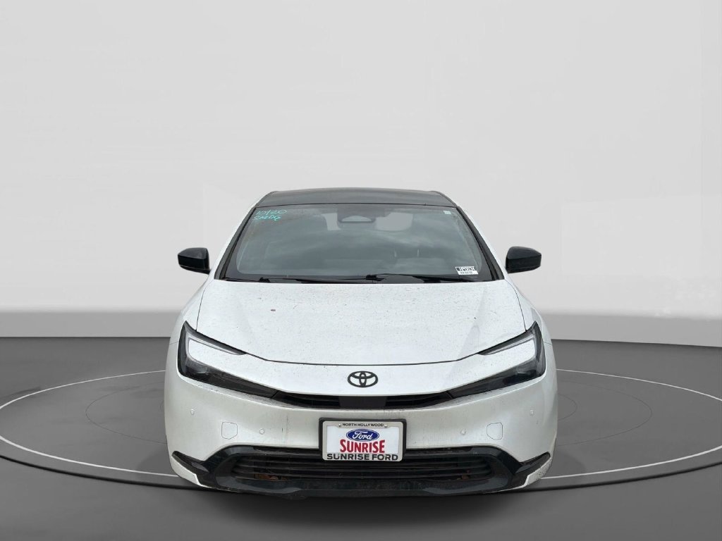 Used 2025 Toyota Prius FWD image 2