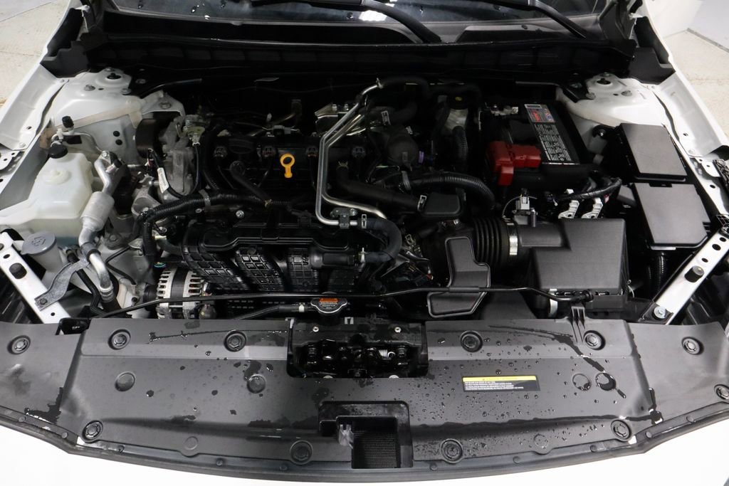 Used 2025 Nissan Altima 2.5 SV image 16