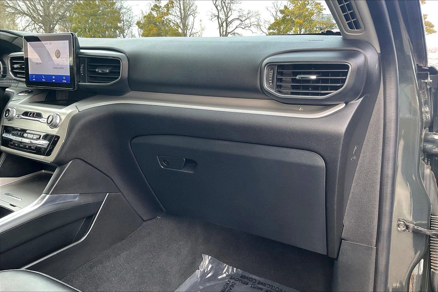 Certified 2022 Ford Explorer XLT w/ Equipment Group 202A image 15