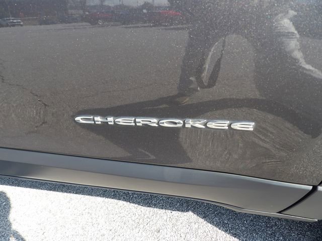 Used 2022 Jeep Cherokee Latitude Lux w/ Sun & Sound Group image 10