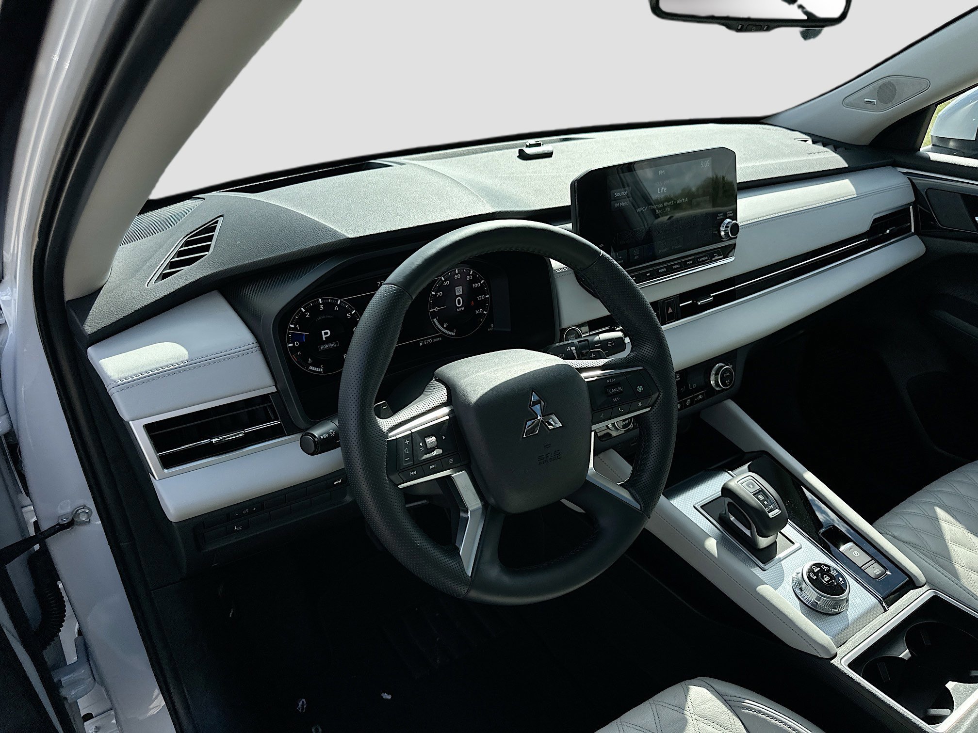 Used 2024 Mitsubishi Outlander SEL Black Edition image 9