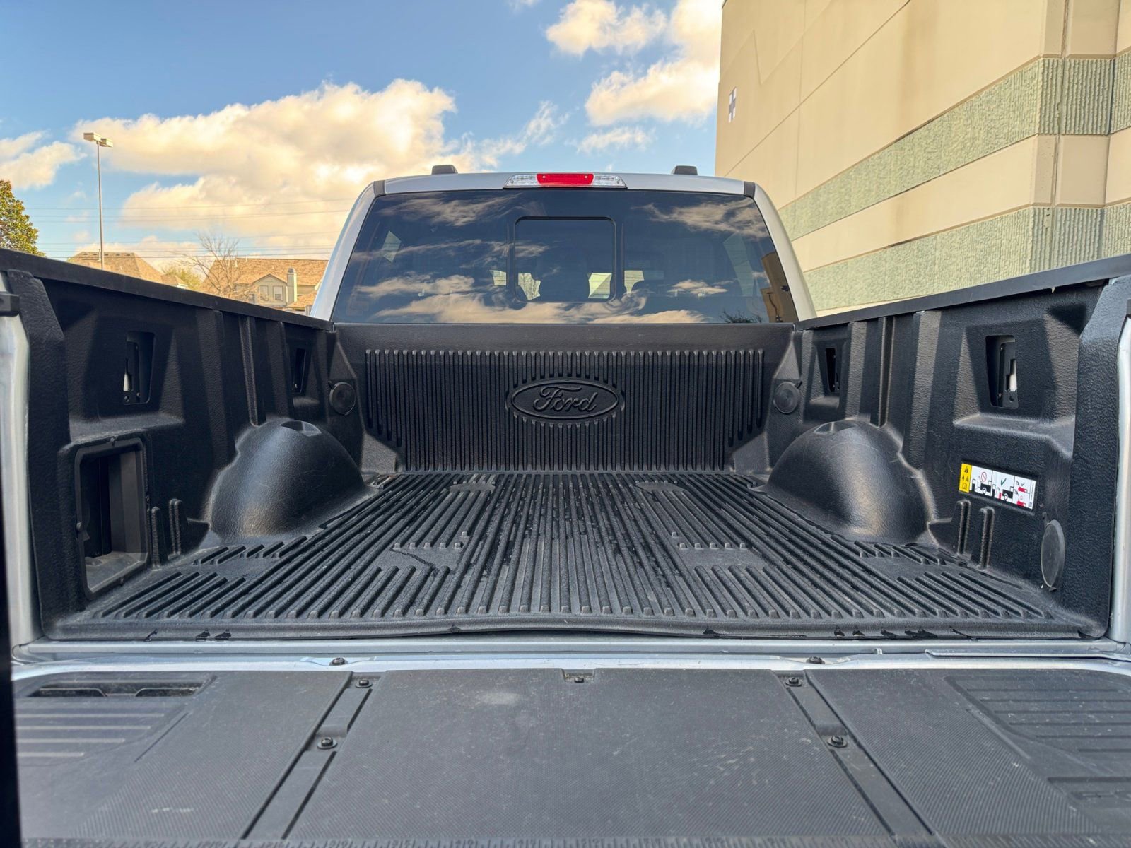 Certified 2022 Ford F150 XLT w/ Equipment Group 302A High image 18