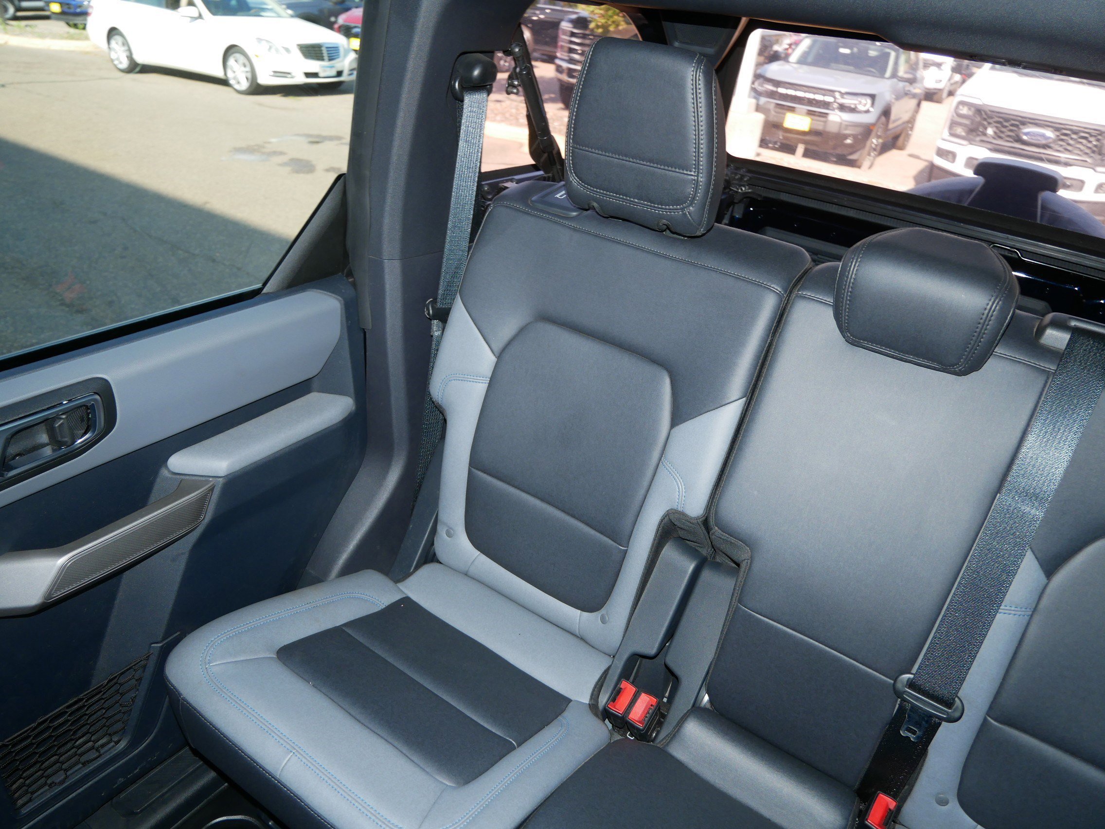 Certified 2021 Ford Bronco Black Diamond image 12