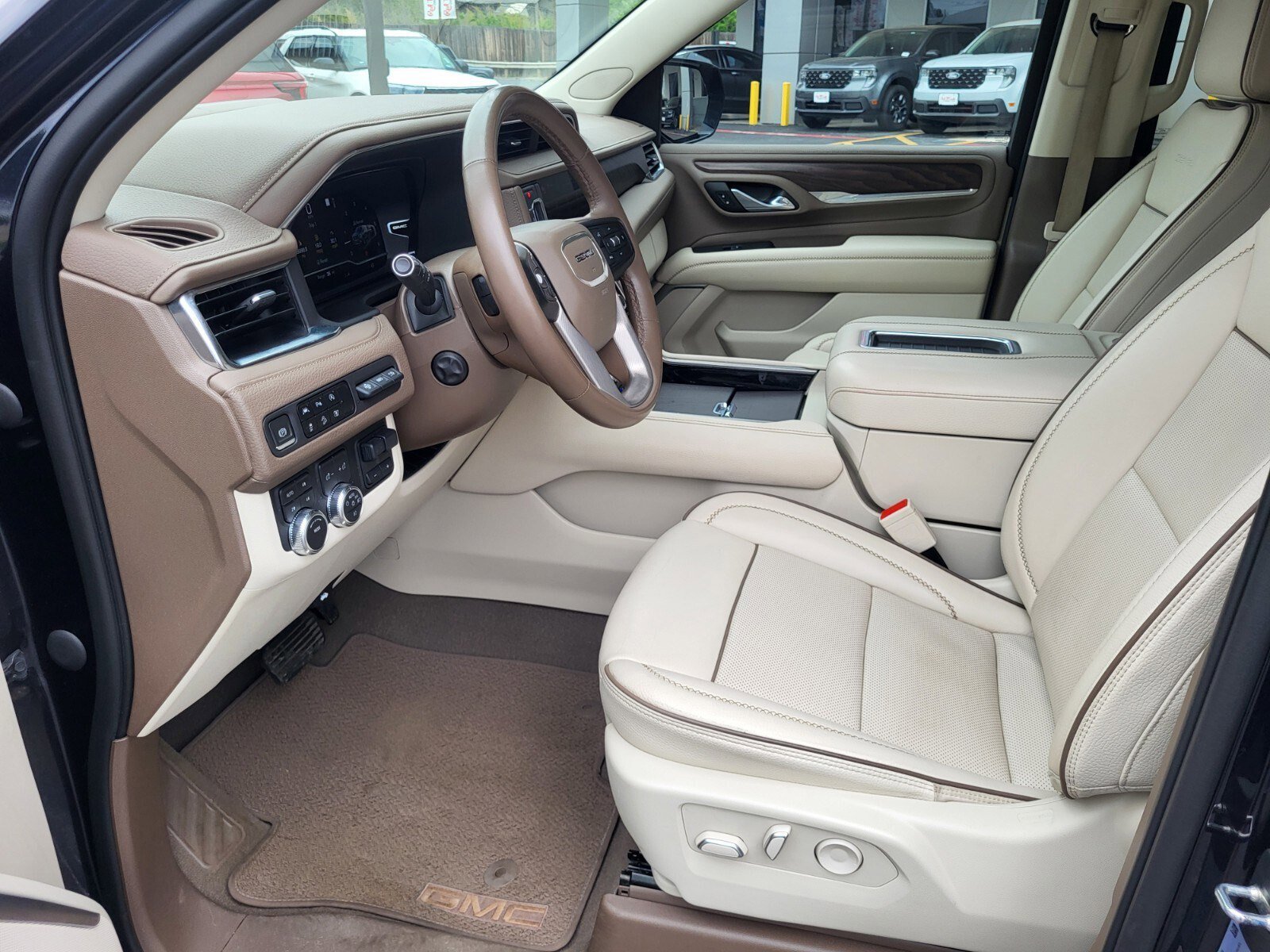 Used 2023 GMC Yukon Denali w/ Max Trailering Package image 19