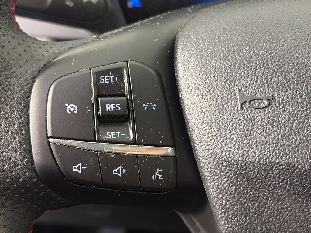 Certified 2025 Ford Escape ST-Line Select AWD/4WD image 15