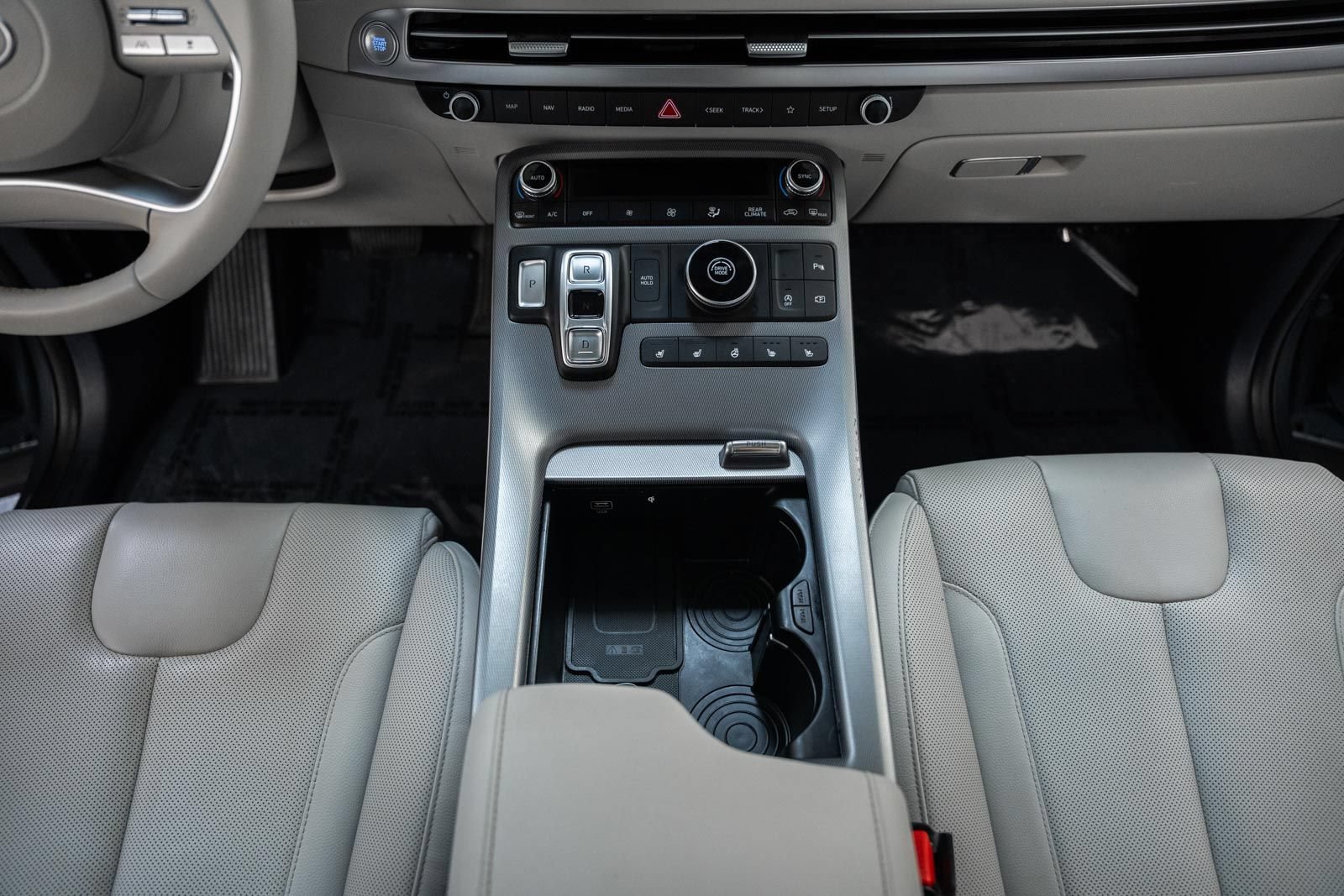 Used 2023 Hyundai Palisade Limited FWD image 26