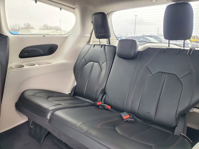 Used 2017 Chrysler Pacifica Touring-L Plus w/ Advanced Safetytec Group image 29