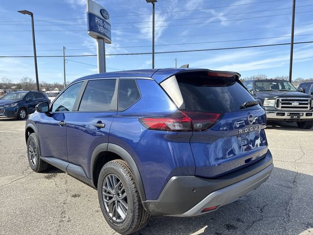 Used 2023 Nissan Rogue S image 11