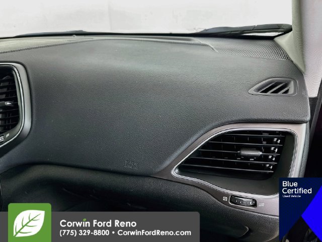 Used 2021 Jeep Cherokee Latitude Lux w/ Comfort/Convenience Group AWD/4WD image 34