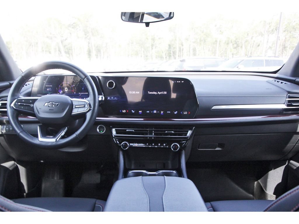 Used 2024 Chevrolet Traverse Z71 AWD/4WD image 12