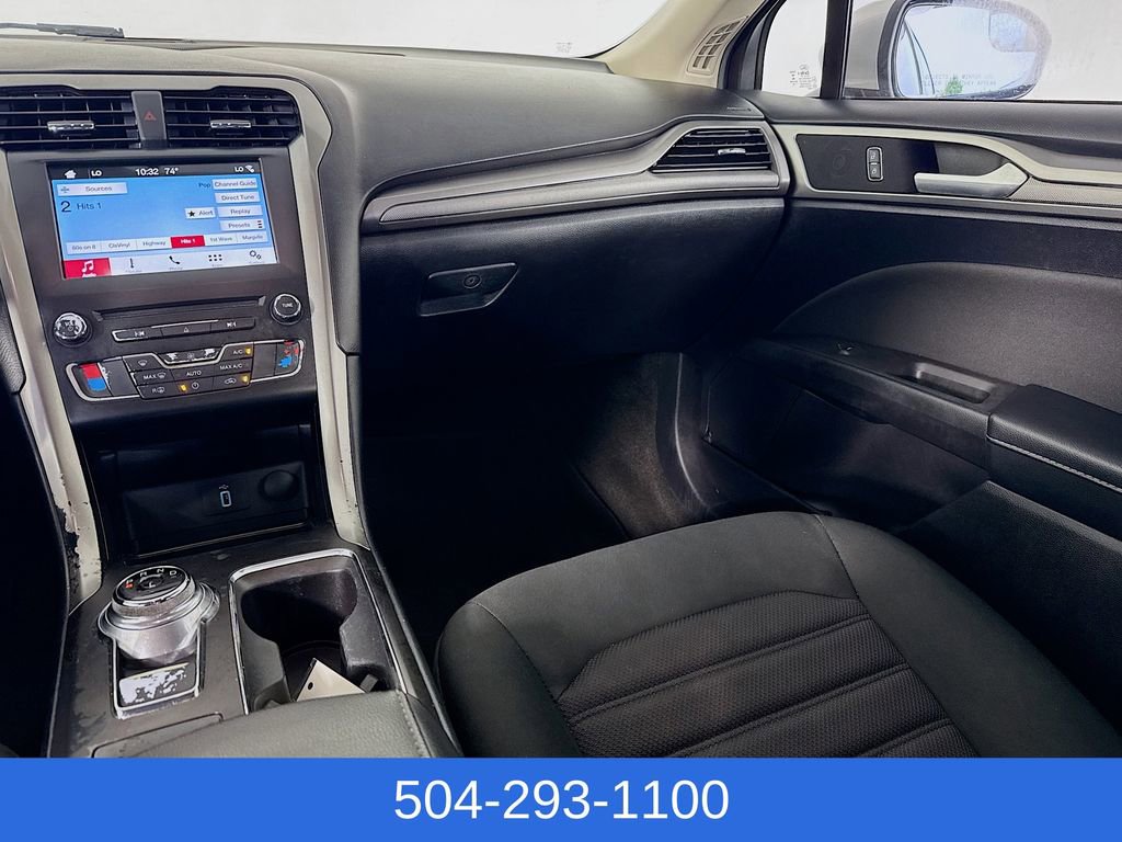 Certified 2018 Ford Fusion SE w/ Fusion SE Technology Package FWD image 23