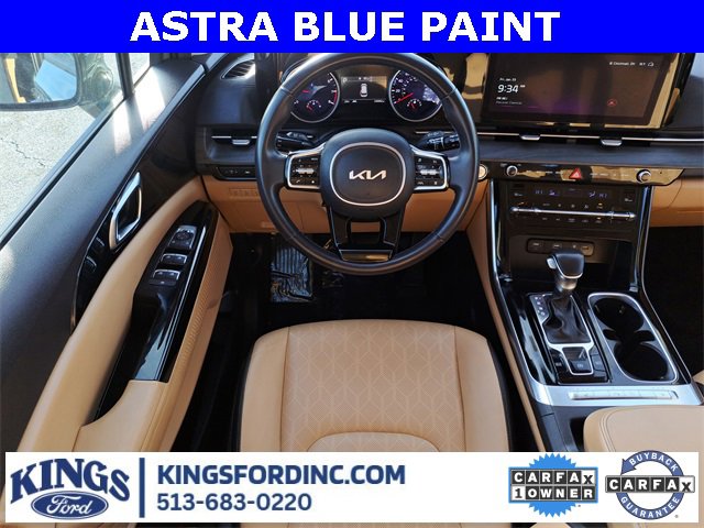 Used 2024 Kia Carnival EX image 11