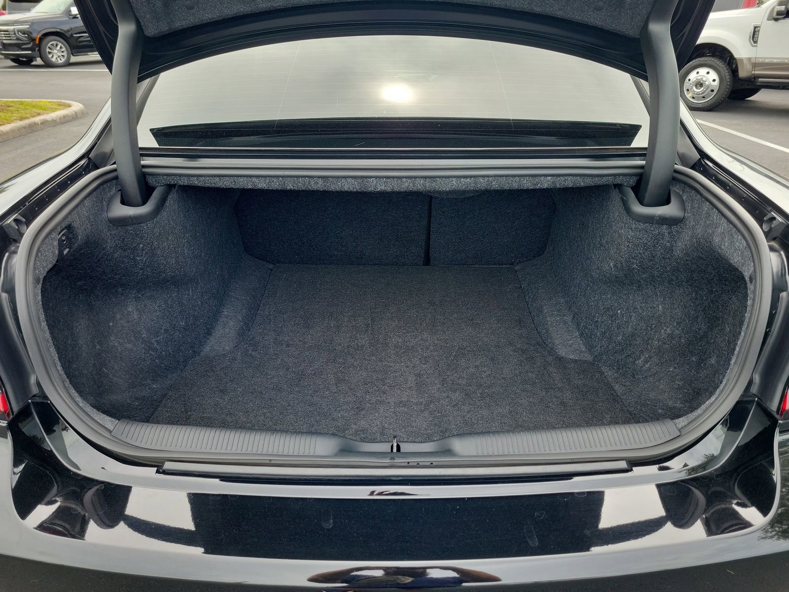 Used 2023 Dodge Charger R/T w/ Plus Group RWD image 8