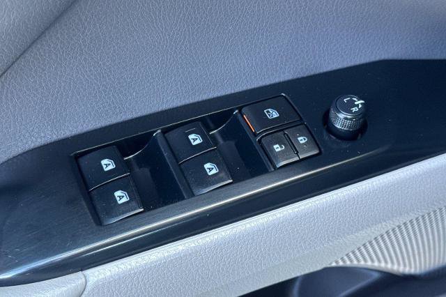 Used 2018 Toyota Camry SE w/ Audio Package FWD image 10