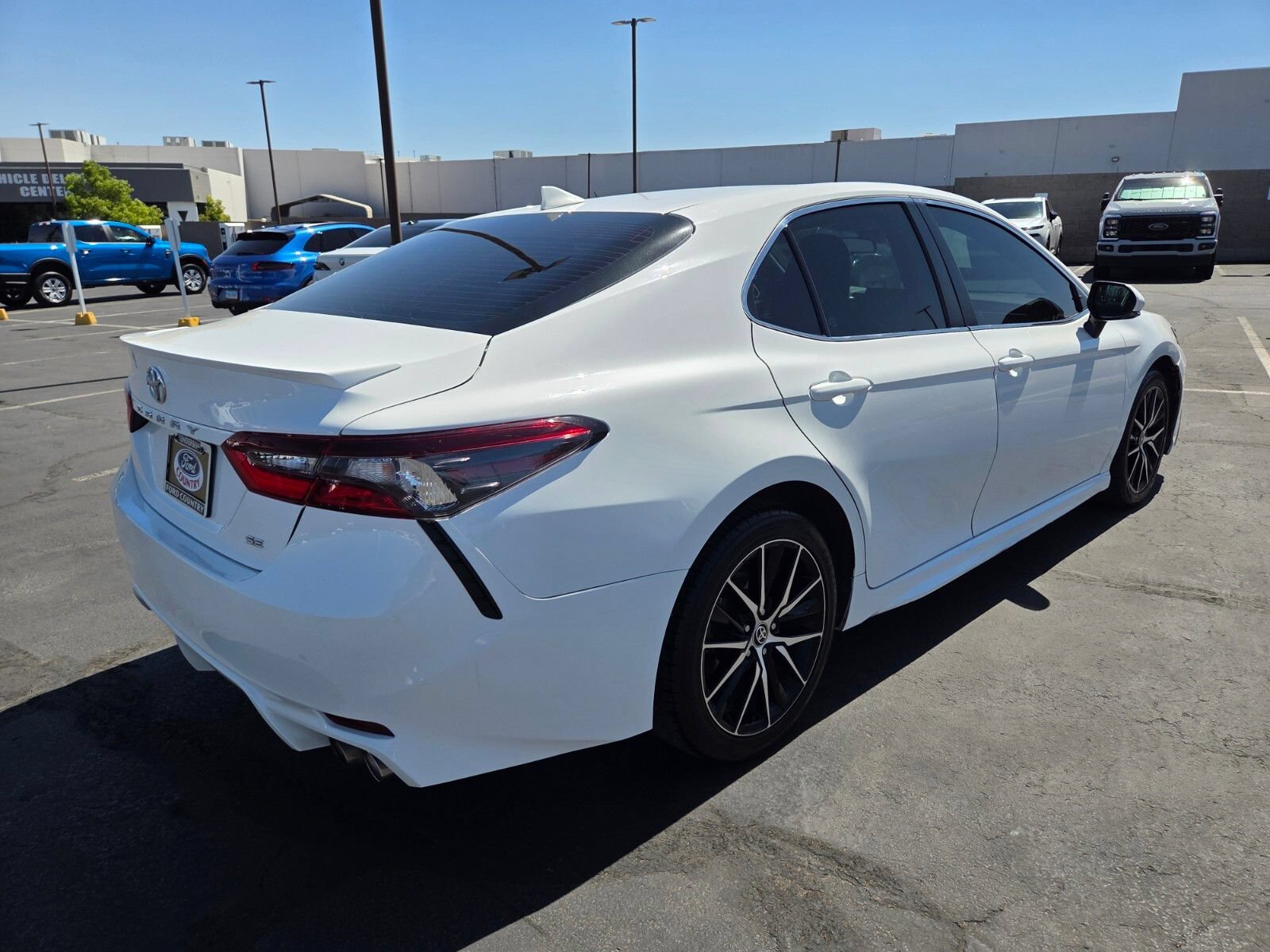 Used 2024 Toyota Camry SE FWD image 6