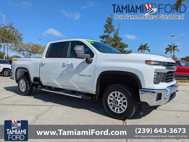 Used 2025 Chevrolet Silverado 2500 LT w/ Convenience Package image 6