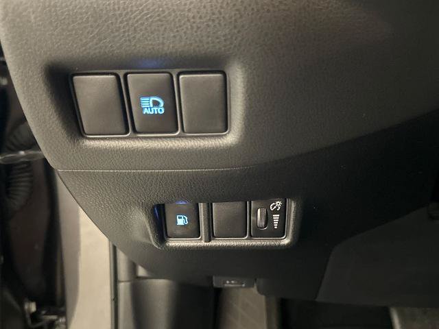 Used 2021 Toyota C-HR XLE FWD image 13