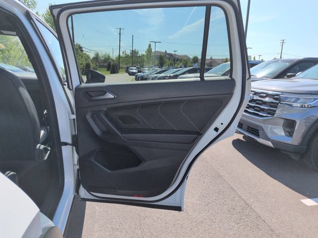 Used 2022 Volkswagen Tiguan SE R-Line AWD/4WD image 15