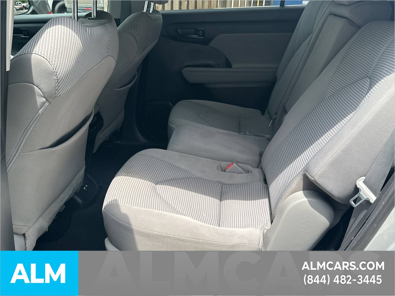 Used 2021 Toyota Highlander L AWD/4WD image 23