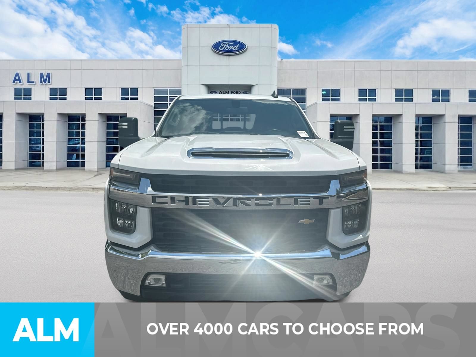 Used 2022 Chevrolet Silverado 3500 LT w/ Convenience Package AWD/4WD image 2