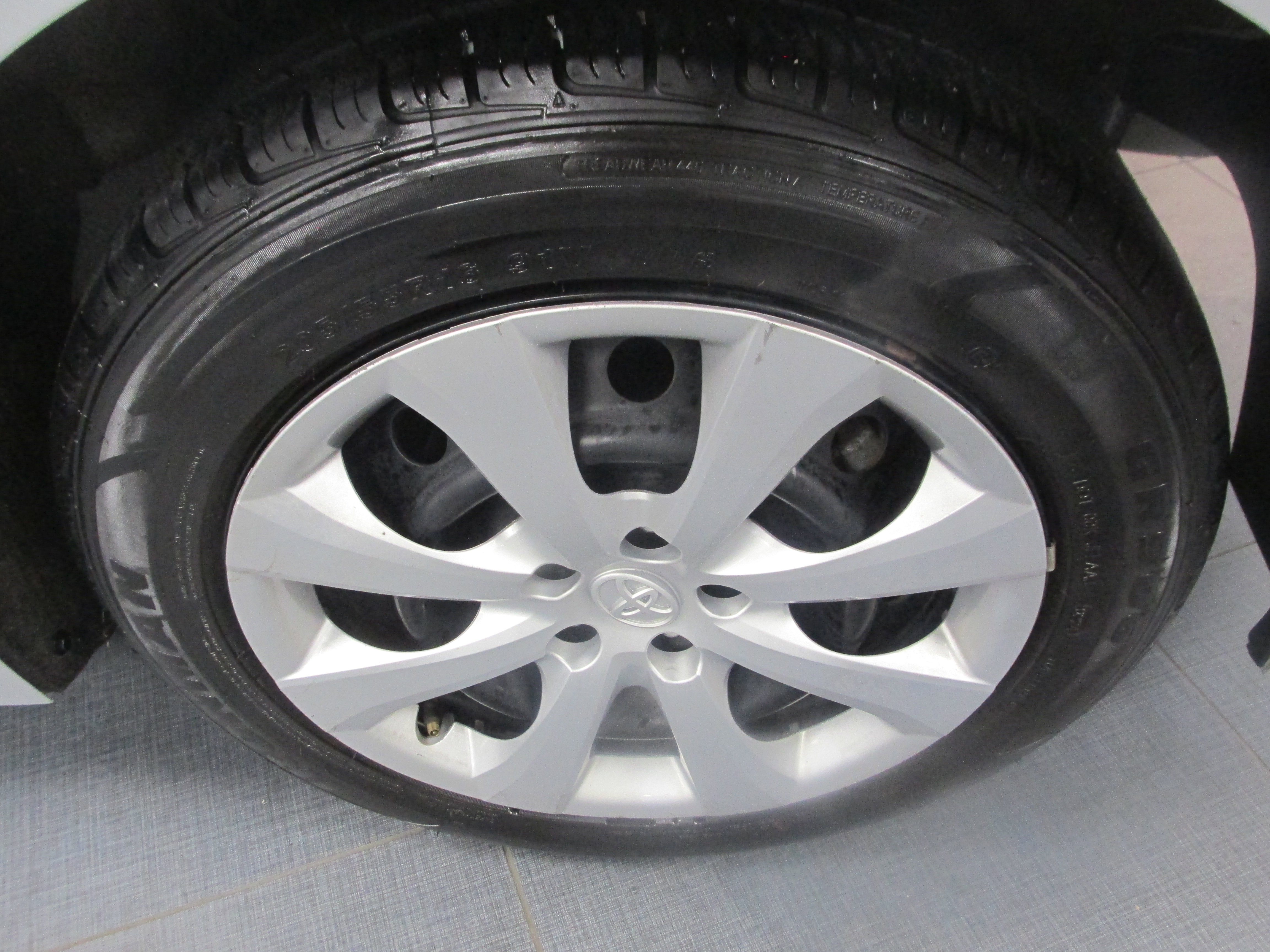 Used 2023 Toyota Corolla LE FWD image 13