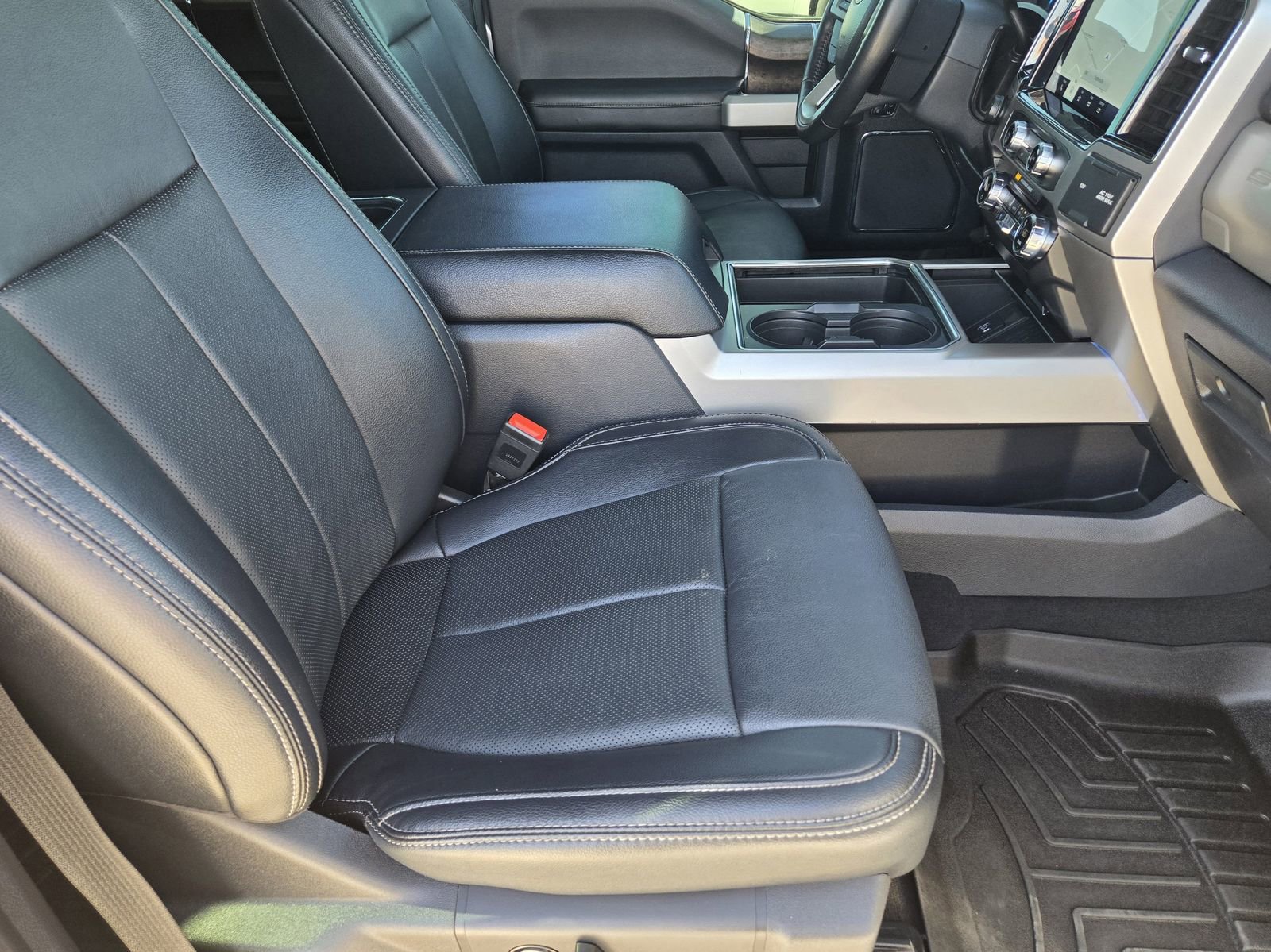 Certified 2022 Ford F250 Lariat w/ Lariat Ultimate Package image 15