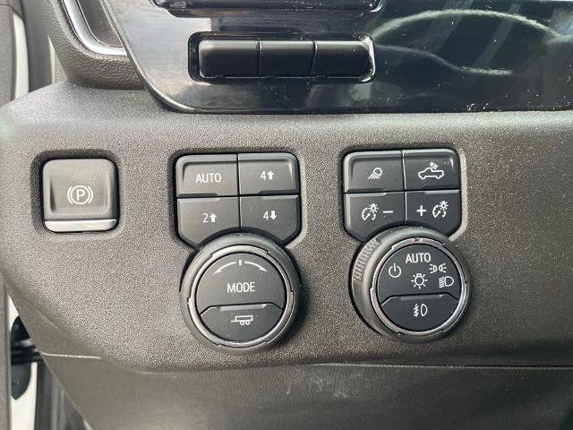 Used 2024 Chevrolet Silverado 1500 High Country w/ Technology Package AWD/4WD image 17