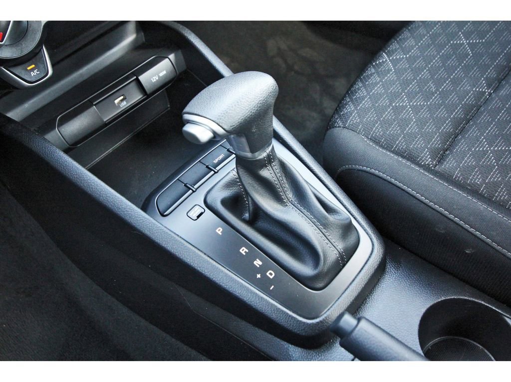 Used 2023 Kia Rio LX image 28