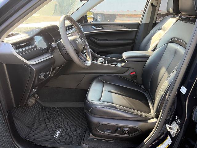 Used 2023 Jeep Grand Cherokee Limited AWD/4WD image 18