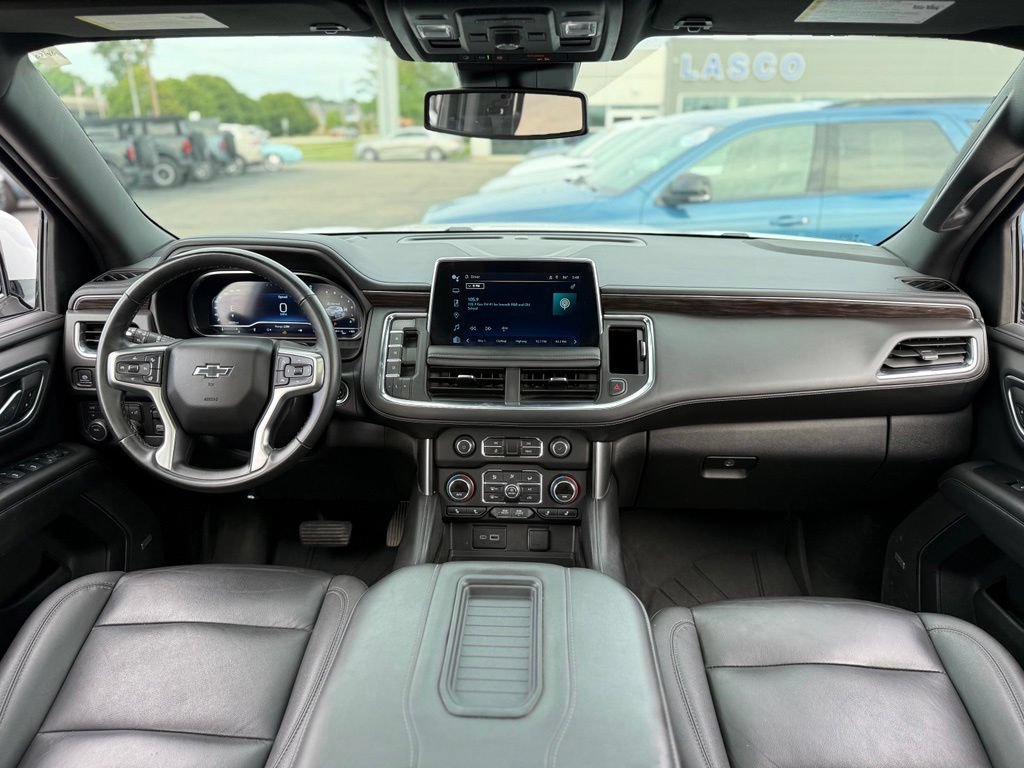 Used 2024 Chevrolet Tahoe Z71 w/ Luxury Package AWD/4WD image 2