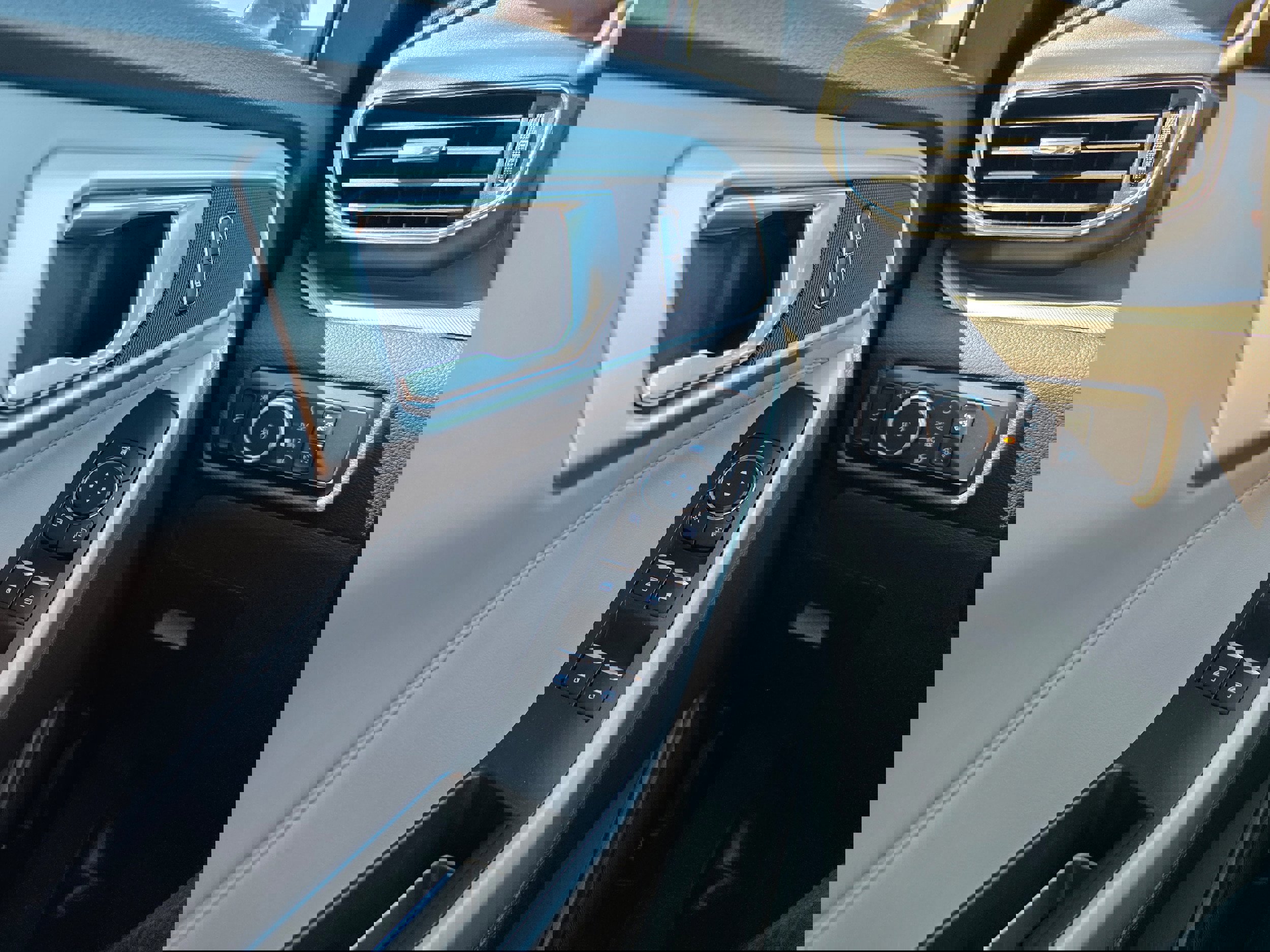 Certified 2024 Ford Explorer XLT w/ Equipment Group 202A image 19