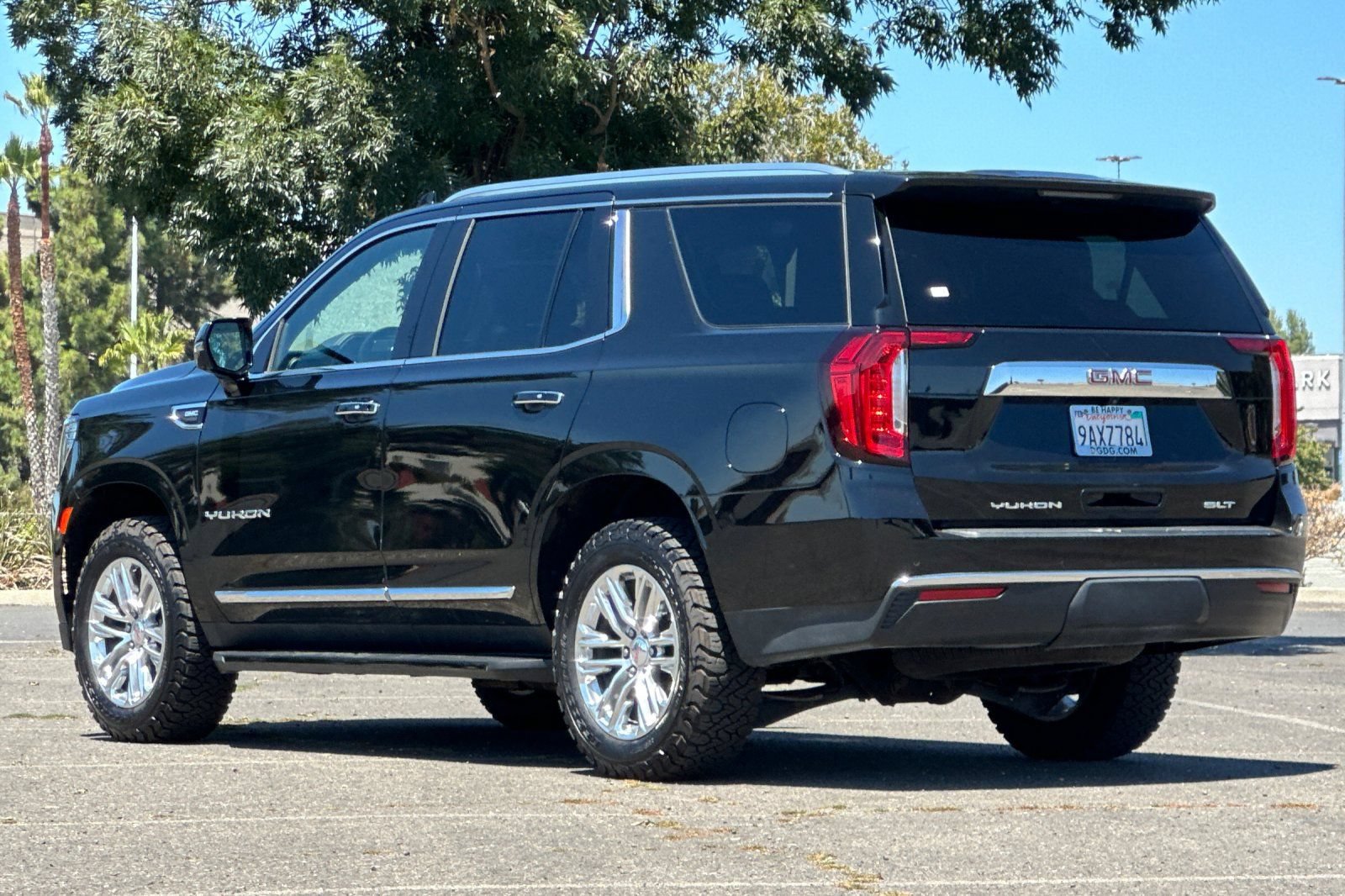 Used 2022 GMC Yukon SLT w/ SLT Premium Package AWD/4WD image 5