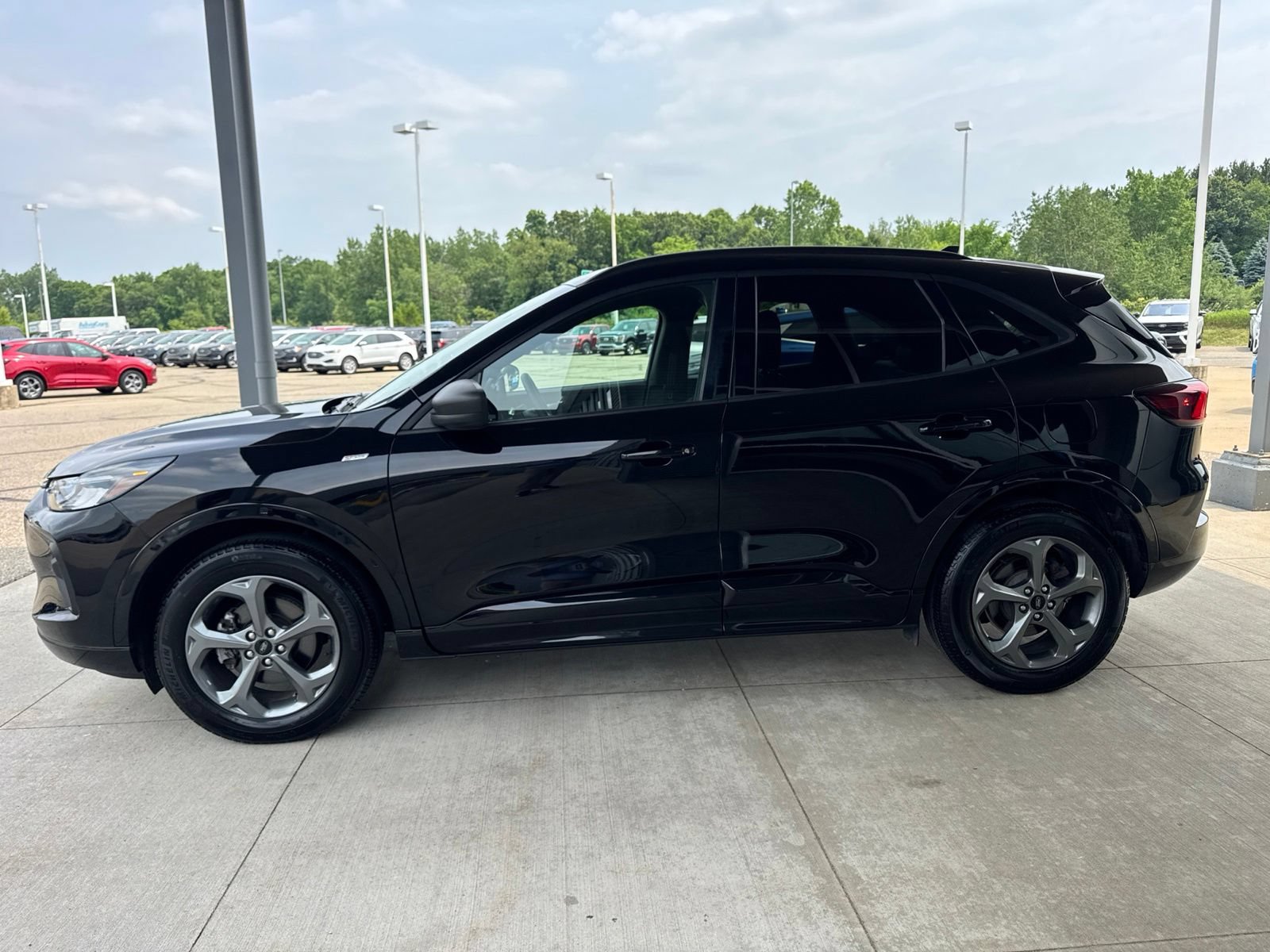 Certified 2024 Ford Escape ST-Line w/ Tech Pack #1 AWD/4WD image 4