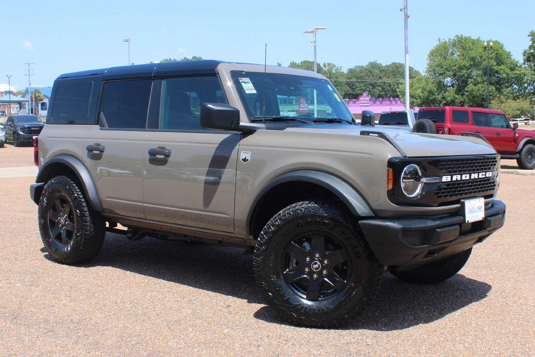 Certified 2025 Ford Bronco Big Bend AWD/4WD image 1