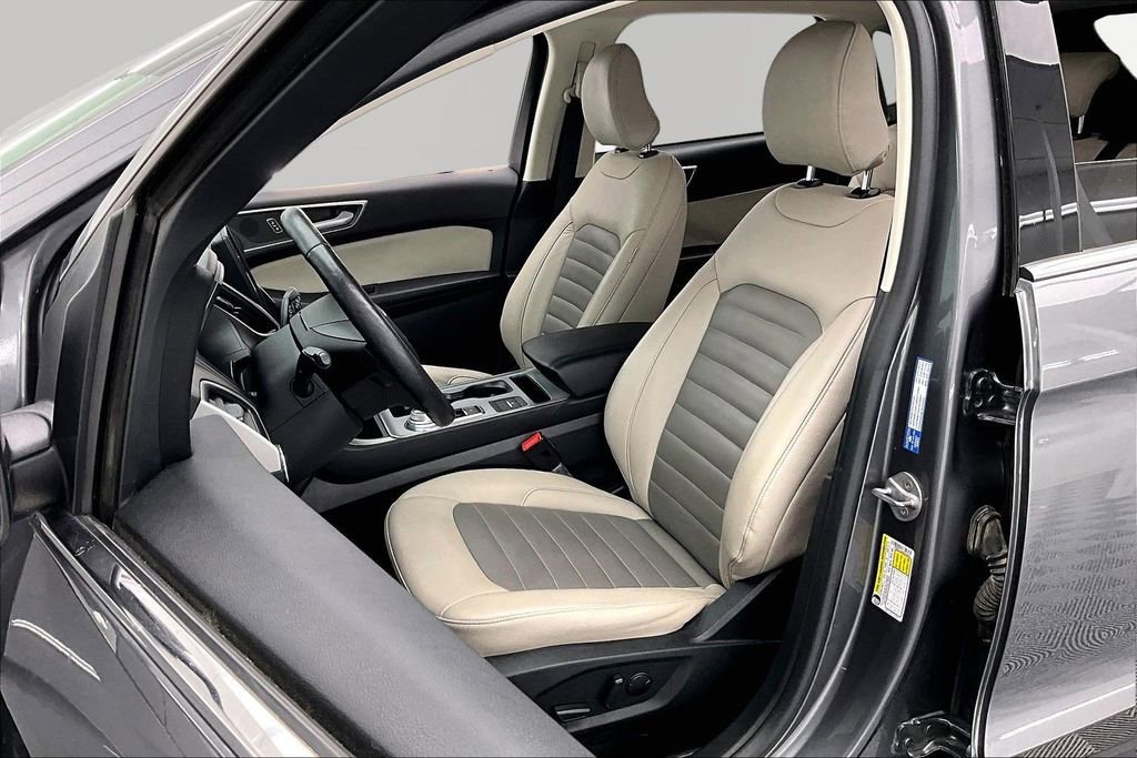 Certified 2022 Ford Edge SEL w/ Sport Appearance Package AWD/4WD image 25