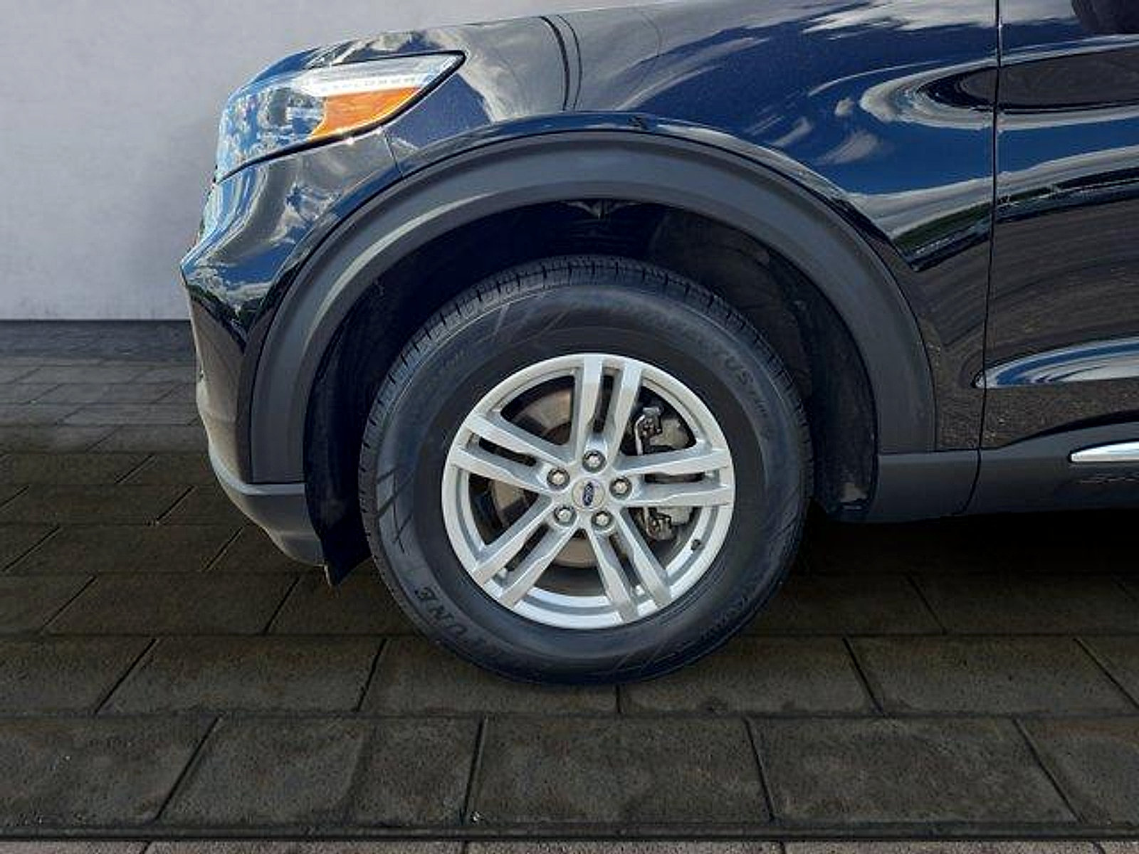 Certified 2023 Ford Explorer XLT w/ Equipment Group 202A AWD/4WD image 26