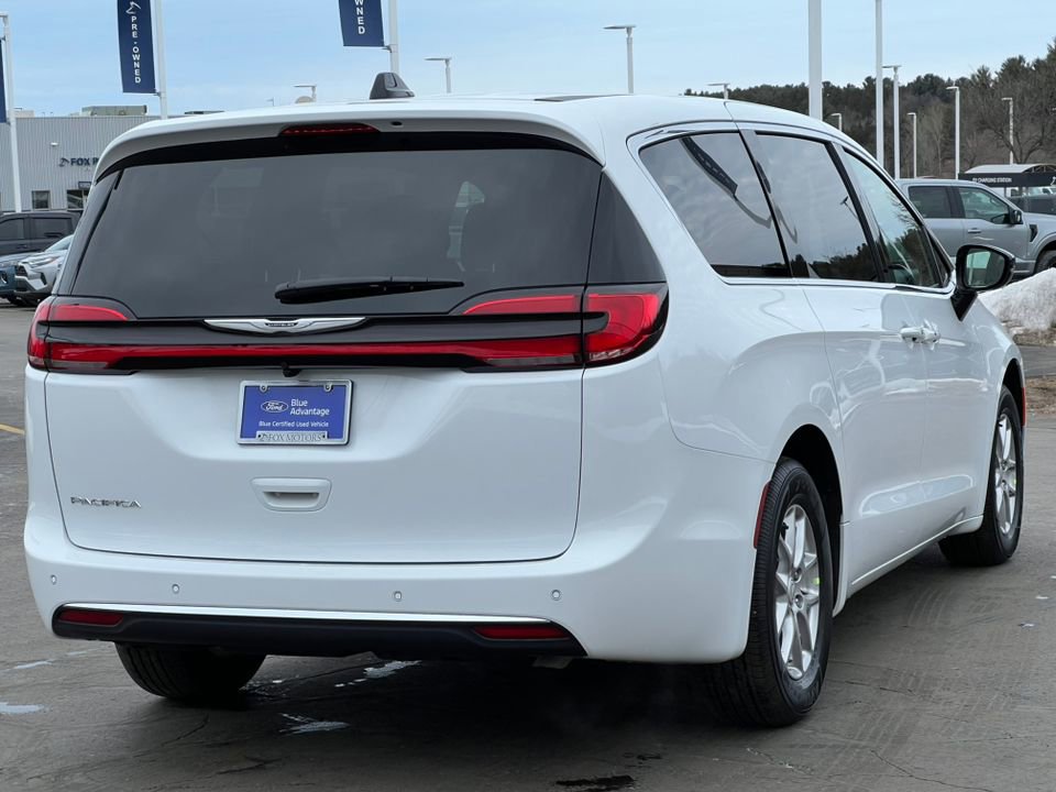 Used 2026 Chrysler Pacifica Select video 2