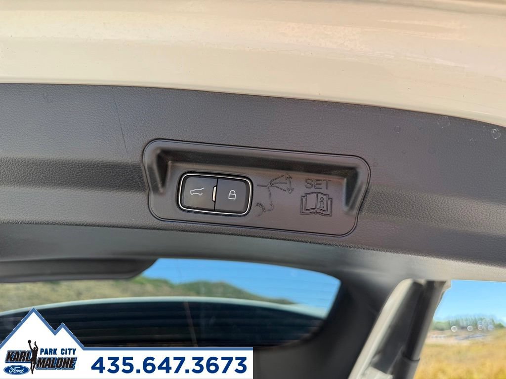 Certified 2022 Ford Explorer Limited w/ Equipment Group 301A AWD/4WD image 33