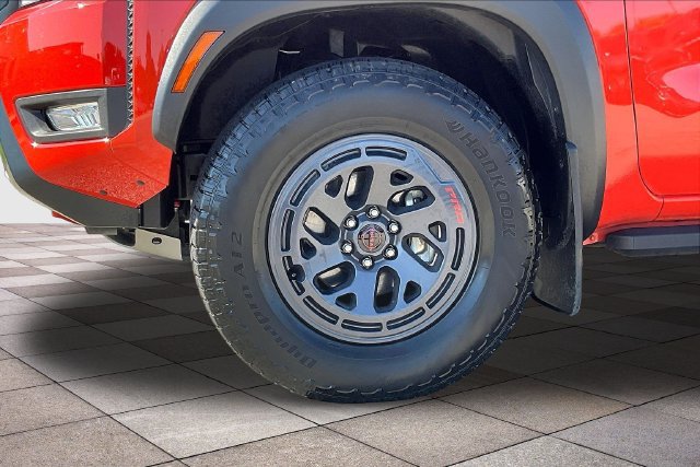Used 2025 Nissan Frontier PRO-4X AWD/4WD image 10