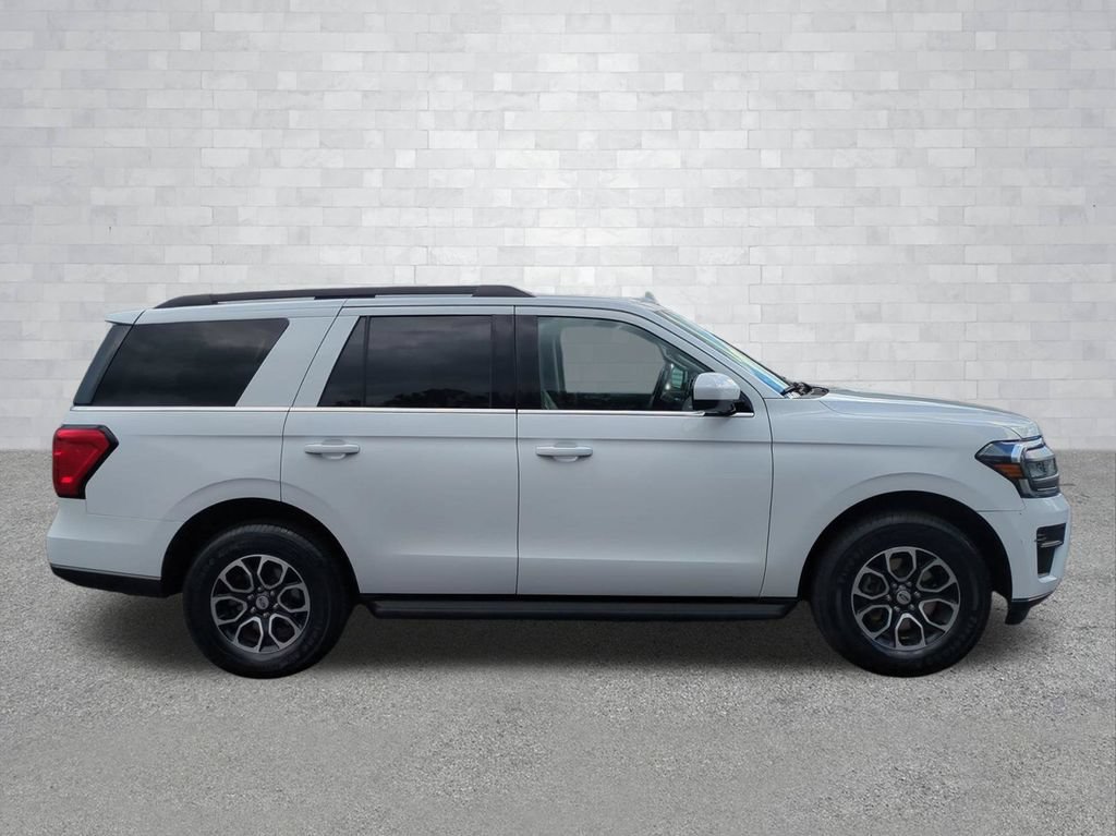 Certified 2024 Ford Expedition XLT AWD/4WD image 3