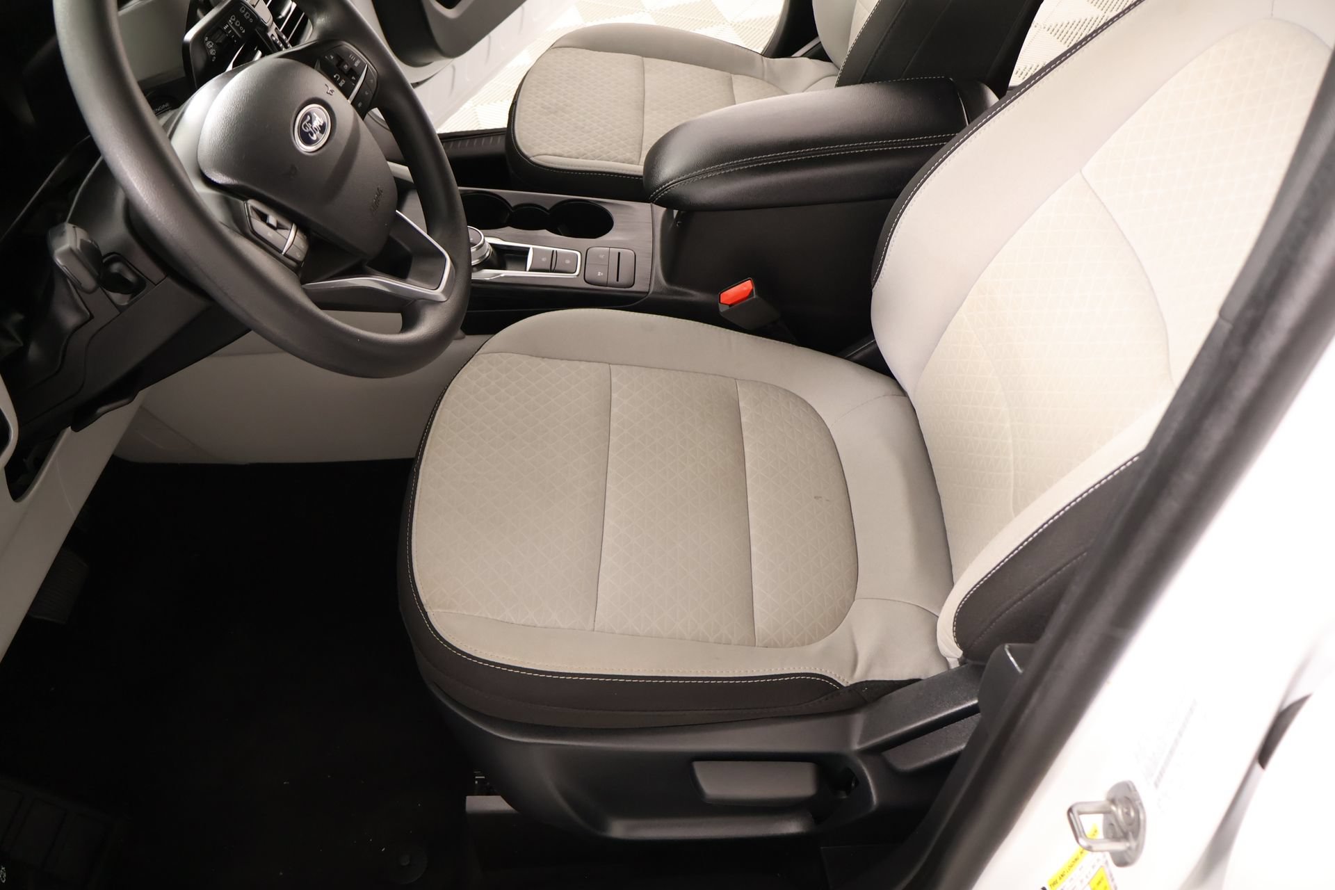 Certified 2025 Ford Escape Active FWD image 10
