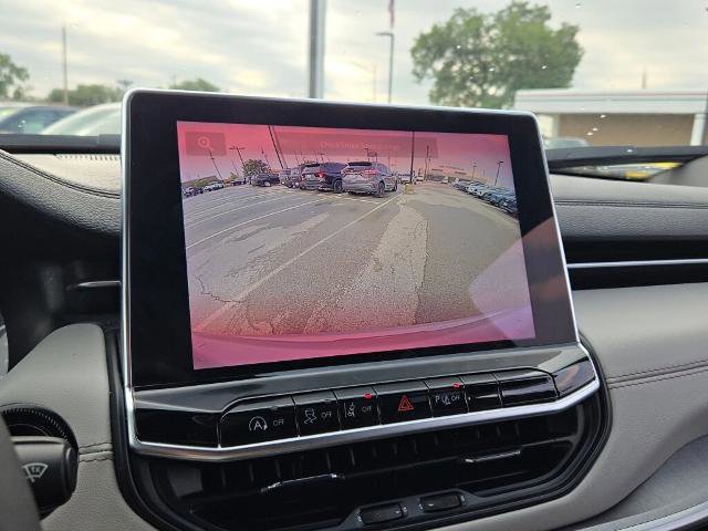 Used 2025 Jeep Compass Limited image 27