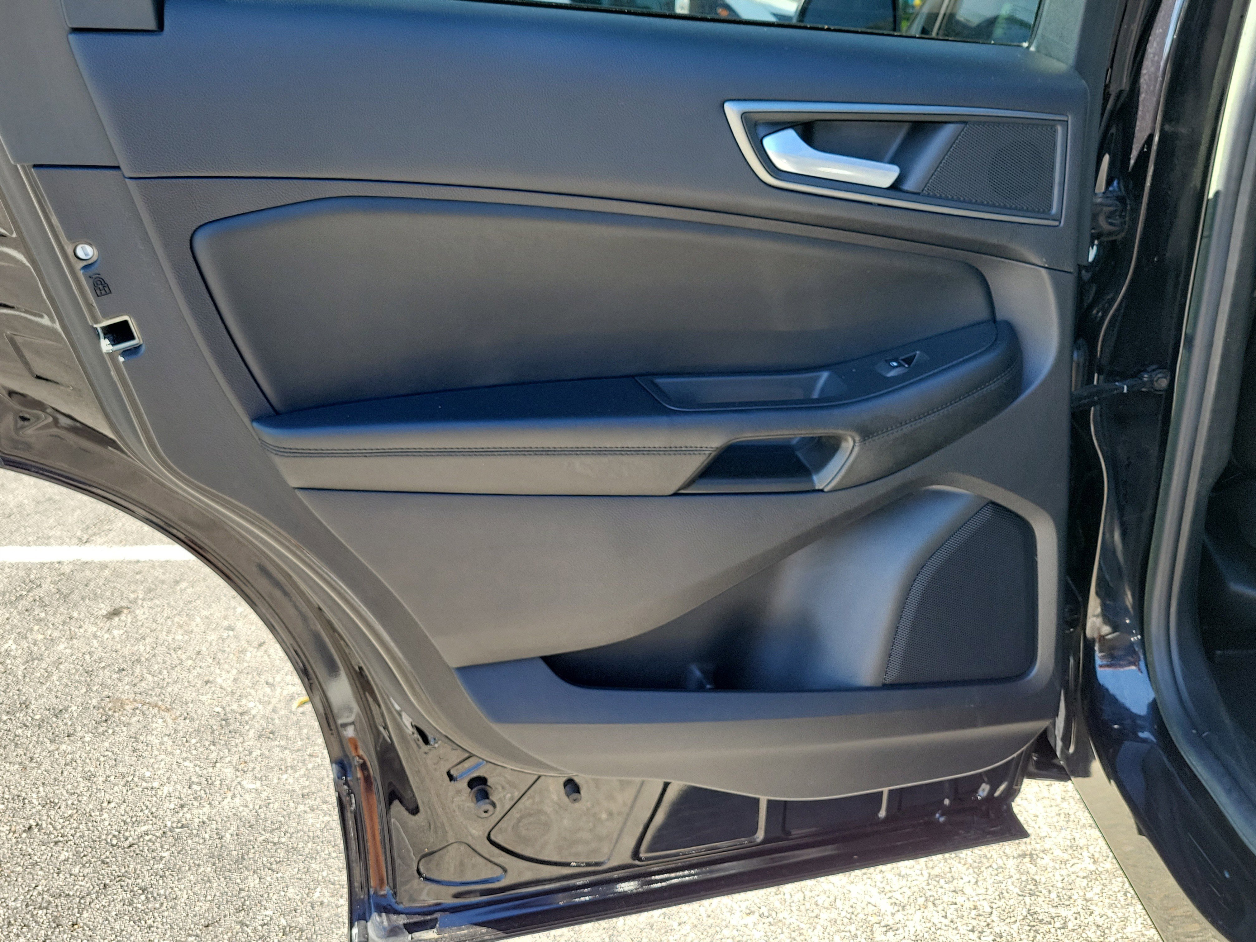 Certified 2021 Ford Edge SE FWD image 10